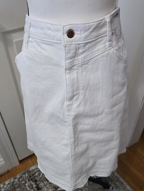 SONOMA BRAND WOMEN'S PLUS SIZE WHITE DISTRESSED JEAN SKIRT SIZE 14